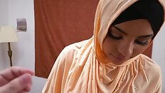 Forbidden arab habiba cumsprayed in mouth