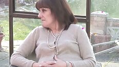 British mom invites you to check her vagina