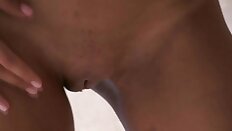 Thalia Mint Hot Solo Video