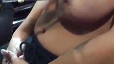 COLOCANDO PIERCING NOS PEITOS