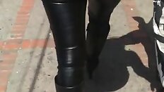 Amazing MILFY ass in leather pants