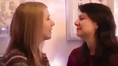 Amateur girls kissing
