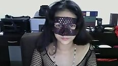 PERUVIAN MASTURBATES CRAZY AS WEB CAM