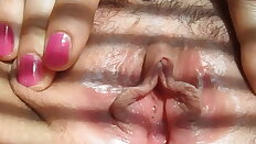 Close up pussy rubbing